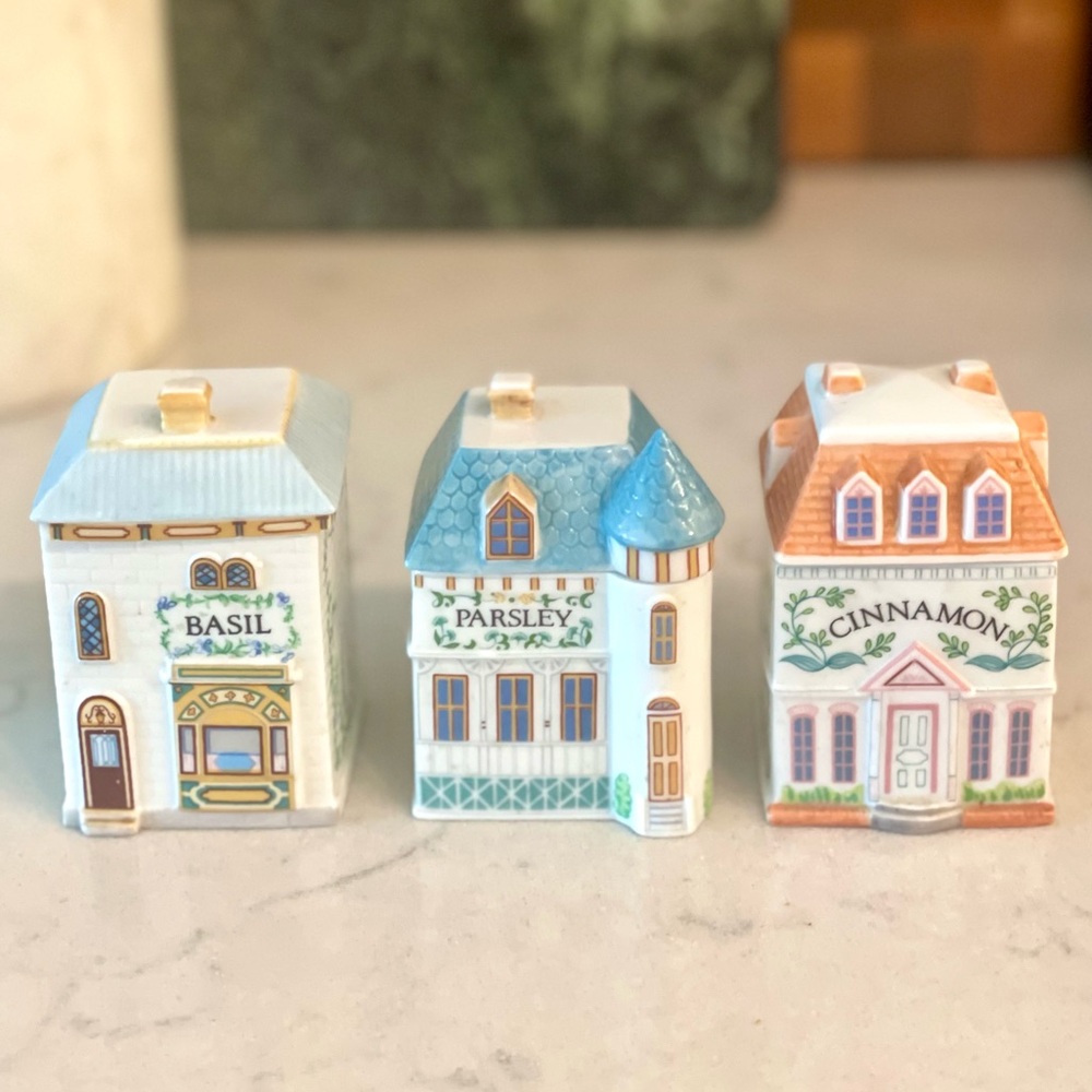 1989 Lenox Spice Village Lot
